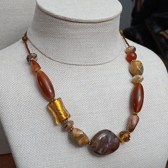 MULTICOLOR STONE NECKLACE - Picture 3 of 3
